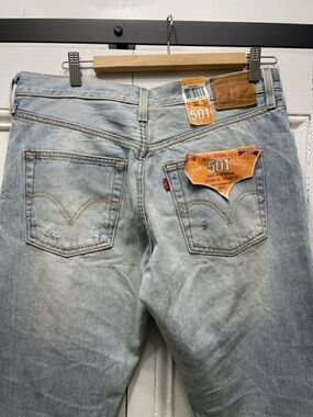 Levi's 501 women’s Light Blue Straight Leg Jeans Original fit 30 x 32 Button fly